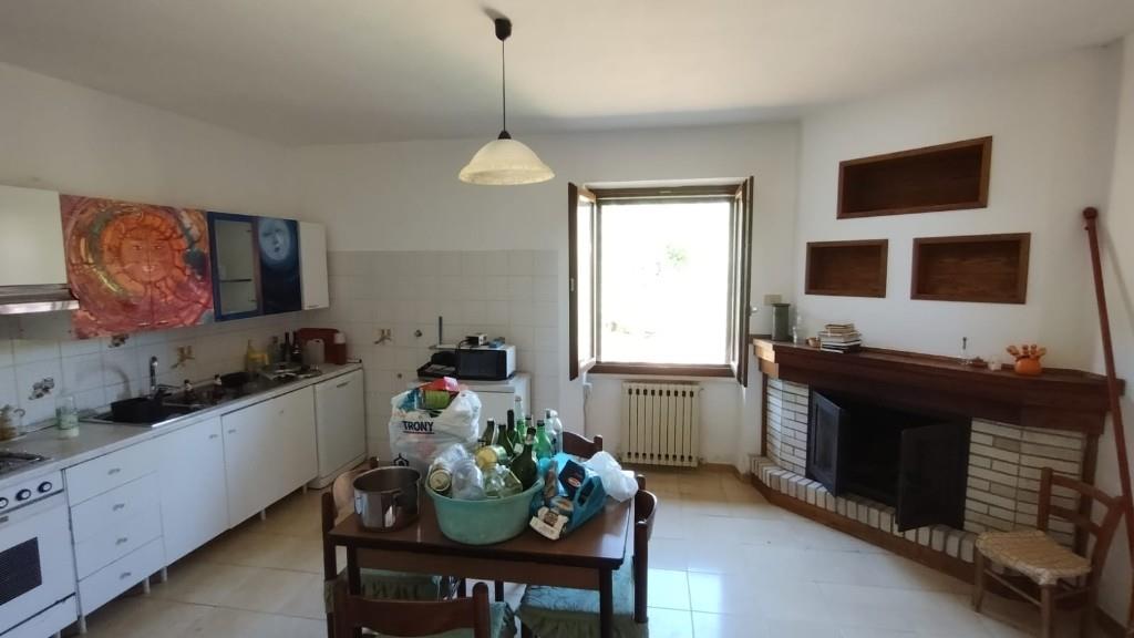 casa indipendente in vendita a Teti