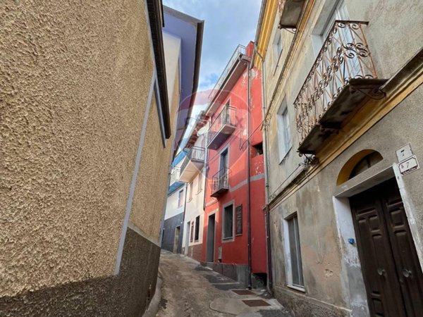 casa indipendente in vendita a Tonara