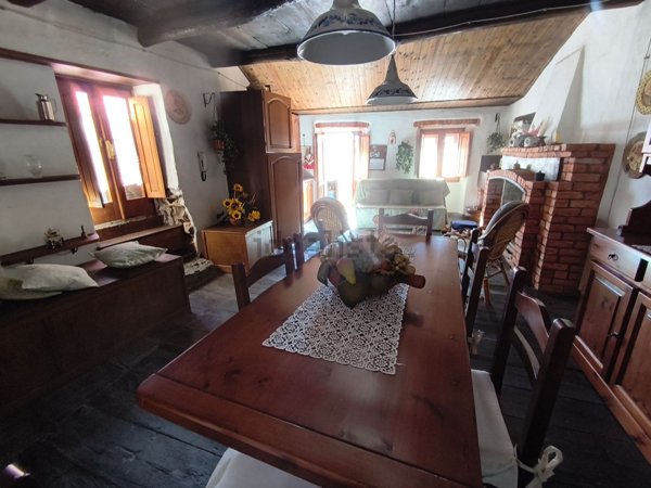 casa indipendente in vendita a Tonara