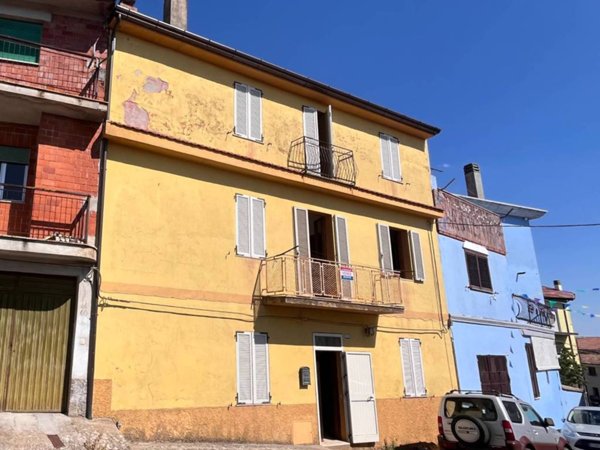 casa indipendente in vendita a Tonara