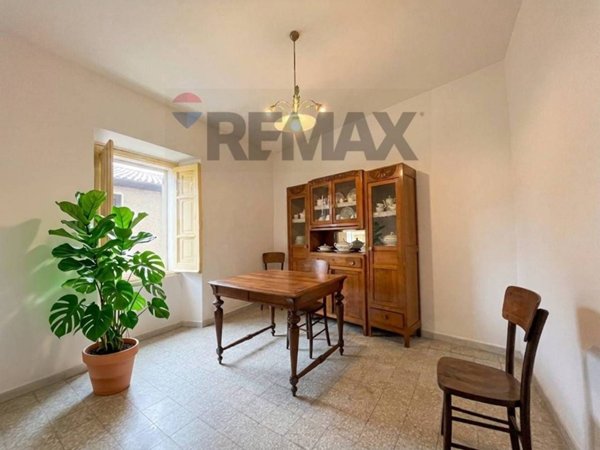 casa indipendente in vendita a Tonara