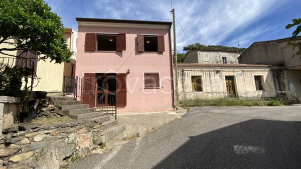 appartamento in vendita a Torpè in zona Su Cossu
