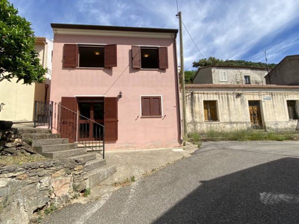 appartamento in vendita a Torpè in zona Su Cossu