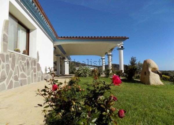 casa indipendente in vendita a Torpè