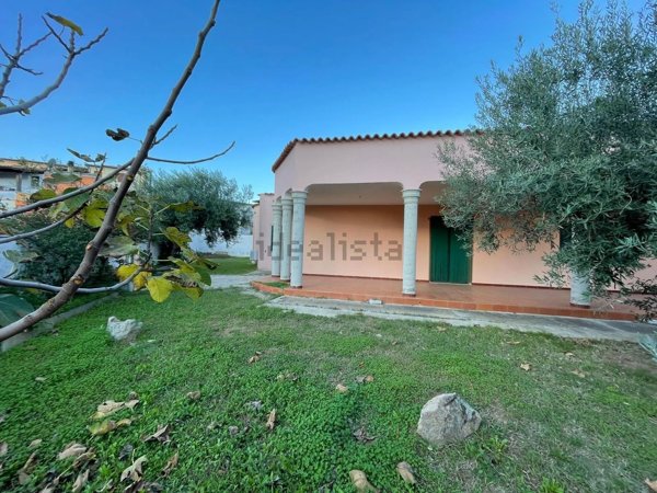 casa indipendente in vendita a Torpè