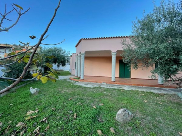 casa indipendente in vendita a Torpè