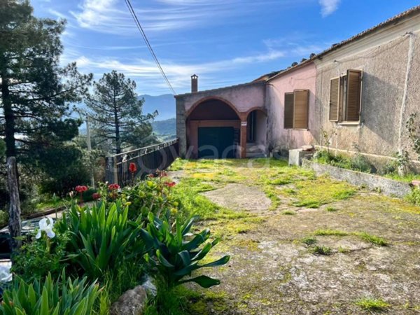 casa indipendente in vendita a Torpè in zona Concas