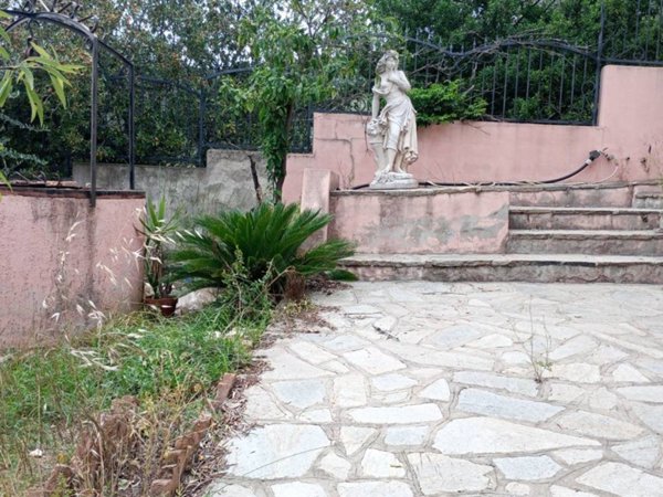 appartamento in vendita a Torpè in zona Talavà