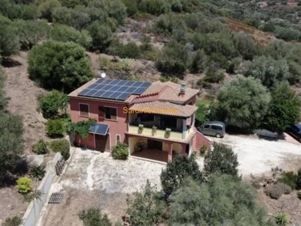 casa indipendente in vendita a Torpè