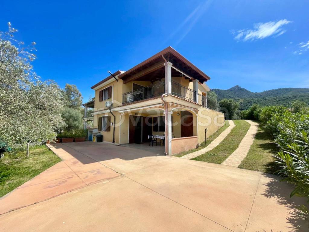 casa indipendente in vendita a Torpè