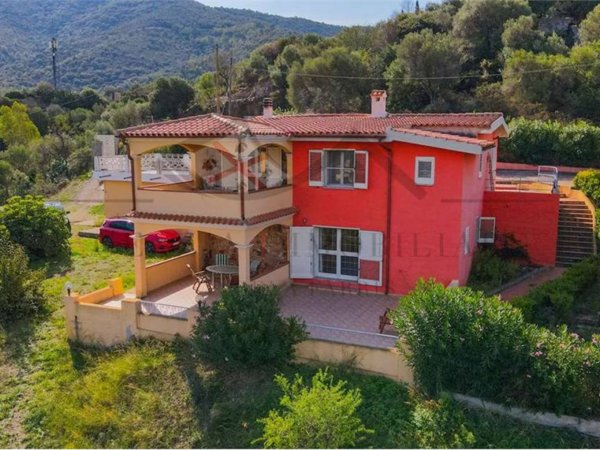 casa indipendente in vendita a Torpè