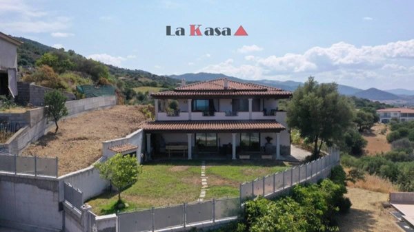 casa indipendente in vendita a Torpè