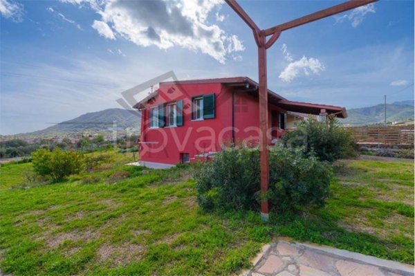 casa indipendente in vendita a Torpè