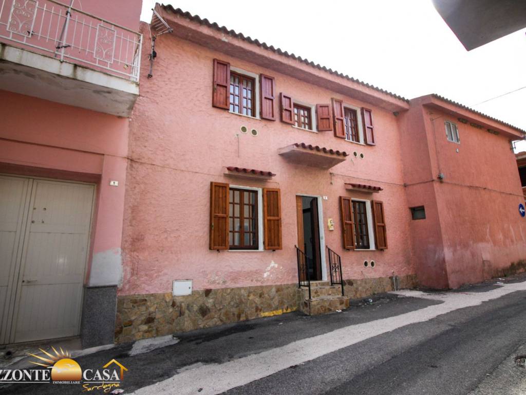 casa indipendente in vendita a Torpè
