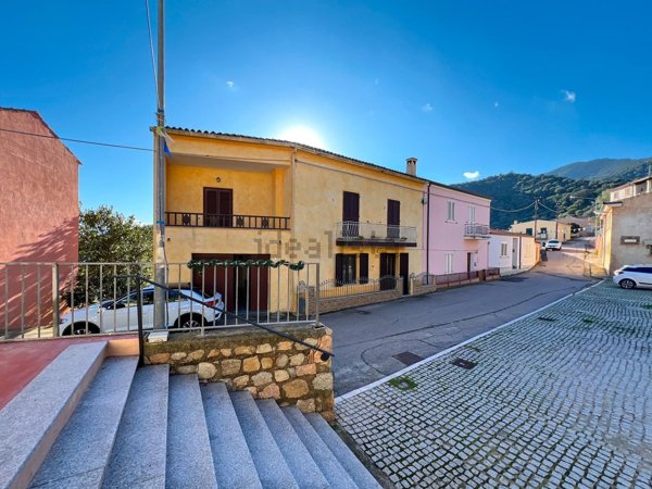 casa indipendente in vendita a Torpè in zona Talavà