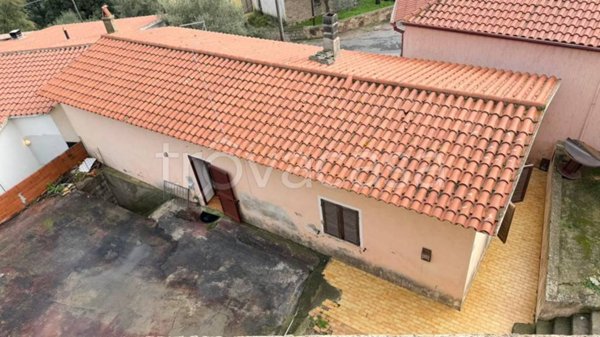 casa indipendente in vendita a Torpè in zona Brunella