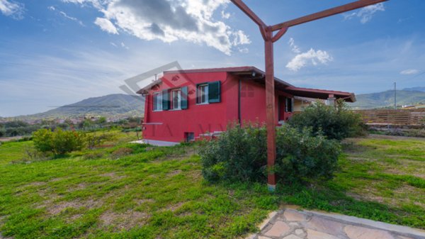 casa indipendente in vendita a Torpè