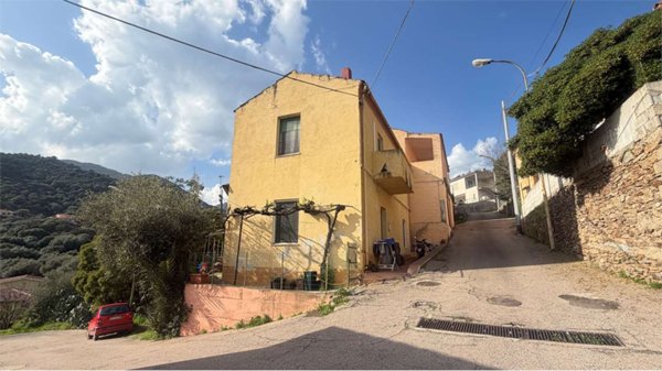 casa indipendente in vendita a Torpè in zona Talavà