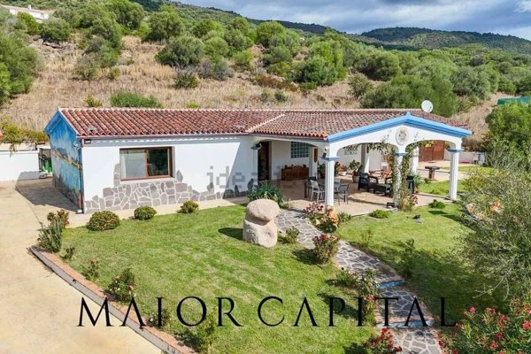 casa indipendente in vendita a Torpè