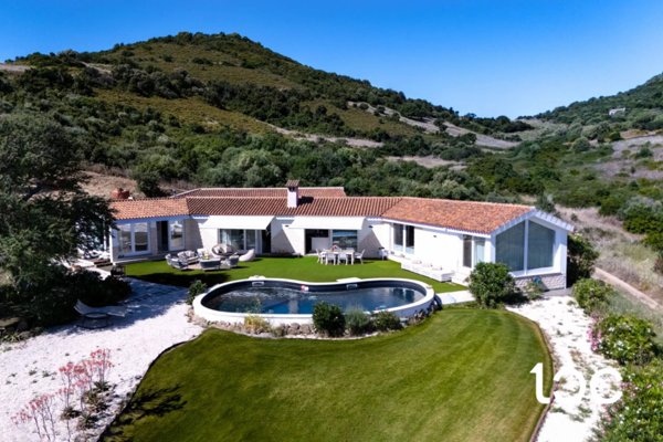 casa indipendente in vendita a Torpè in zona Brunella