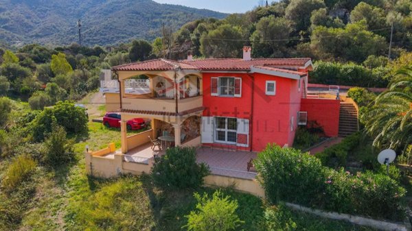 casa indipendente in vendita a Torpè