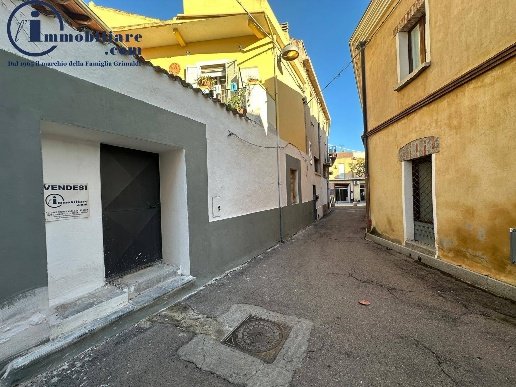 appartamento in vendita a Tortolì in zona Centro Storico