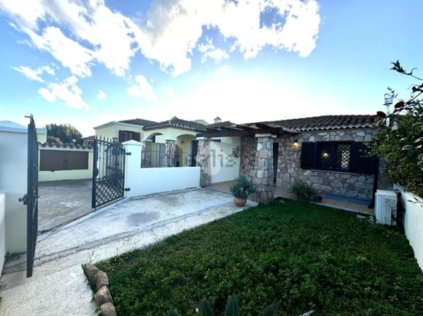 casa indipendente in vendita a Tortolì in zona Porto Frailis