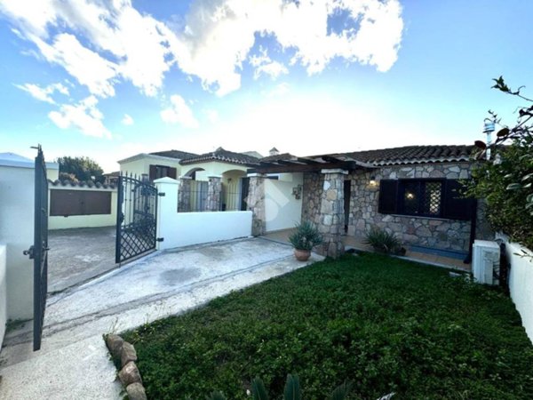 casa indipendente in vendita a Tortolì in zona Porto Frailis