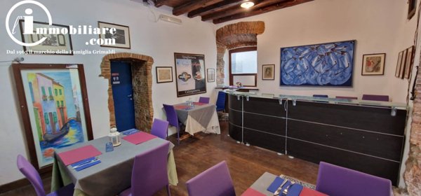 negozio in vendita a Tortolì in zona Centro Storico