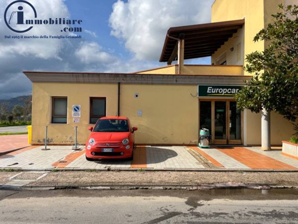negozio in vendita a Tortolì in zona Centro Storico