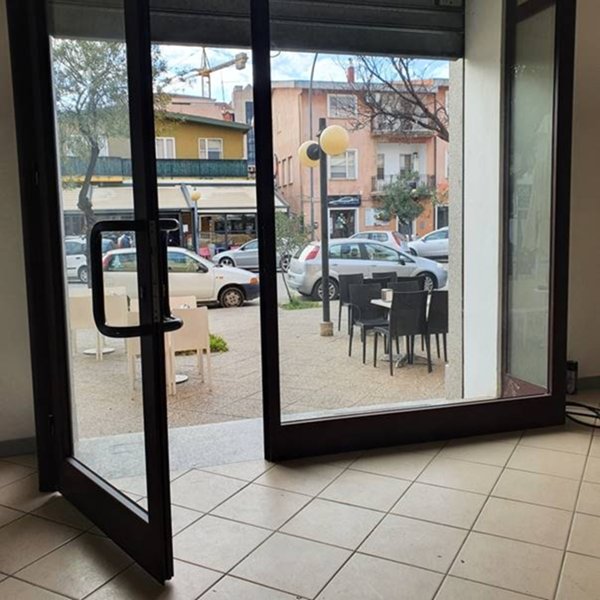 negozio in vendita a Tortolì in zona Centro Storico