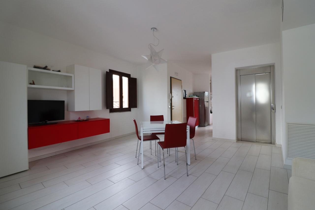 appartamento in vendita a Tortolì in zona Centro Storico