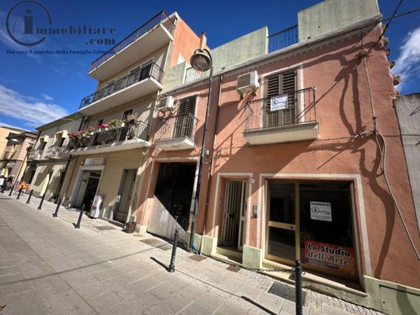 casa semindipendente in vendita a Tortolì in zona Centro Storico