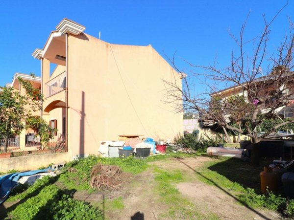 casa indipendente in vendita a Tortolì in zona Centro Storico