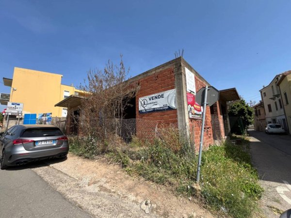 casa indipendente in vendita a Tortolì in zona Centro Storico
