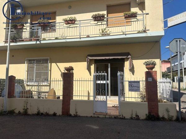 negozio in vendita a Tortolì in zona Centro Storico