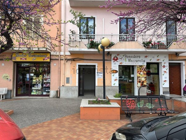 locale commerciale in vendita a Tortolì in zona Centro Storico