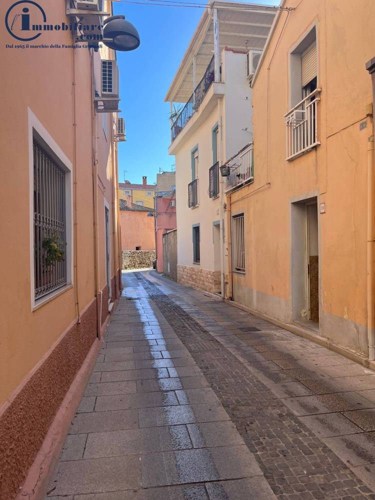 casa indipendente in vendita a Tortolì in zona Centro Storico
