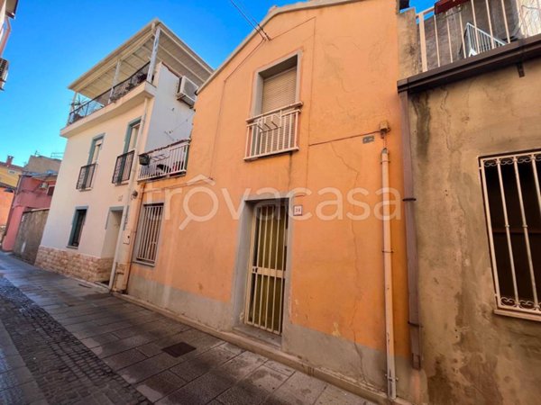 casa indipendente in vendita a Tortolì in zona Centro Storico