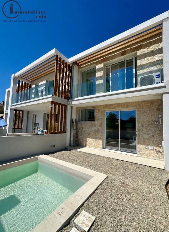 casa indipendente in vendita a Tortolì in zona Porto Frailis