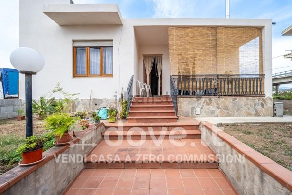 casa indipendente in vendita a Tortolì in zona Arbatax