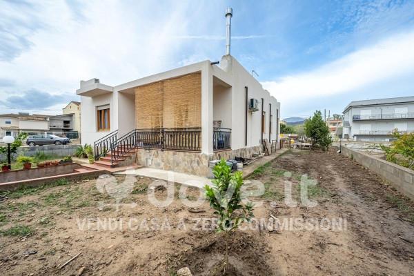 casa indipendente in vendita a Tortolì in zona Arbatax
