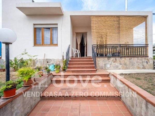 casa indipendente in vendita a Tortolì in zona Arbatax