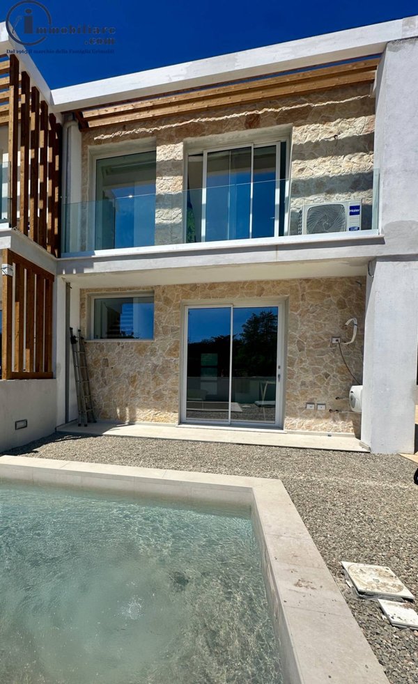 casa indipendente in vendita a Tortolì in zona Porto Frailis