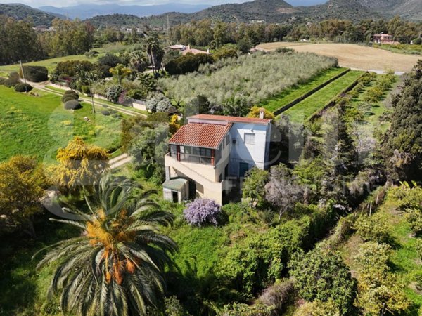 casa indipendente in vendita a Tortolì in zona Centro Storico