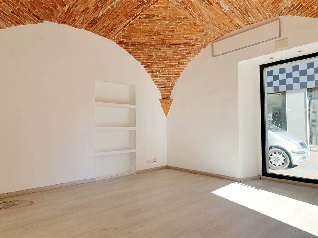 negozio in vendita a Tortolì in zona Centro Storico