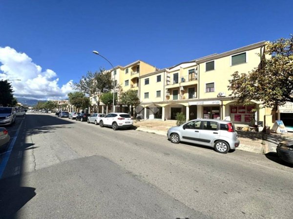 appartamento in vendita a Tortolì in zona Centro Storico