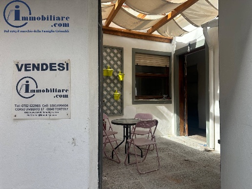 appartamento in vendita a Tortolì in zona Centro Storico
