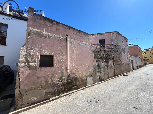 casa indipendente in vendita a Tortolì in zona Centro Storico
