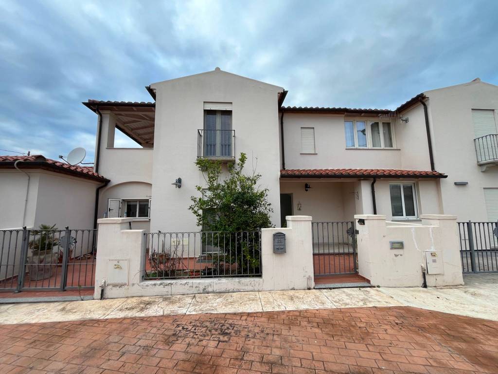 casa indipendente in vendita a Tortolì